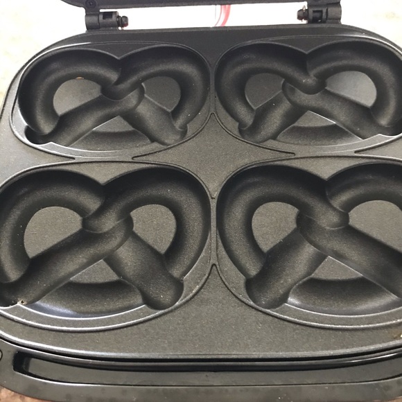🥨Bella Pretzel Machine maker 🥨 - Picture 4 of 8